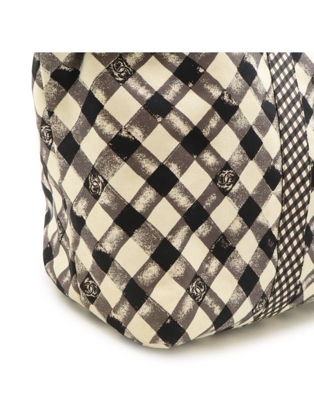 Chanel CC Logo Gingham Check Tote Big Canvas Black White Cruise Collection - Picture 8 of 9